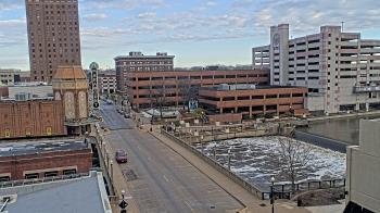Weather camera view of City of Aurora IL.