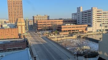 Weather camera view of City of Aurora IL.