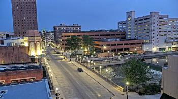 Weather camera view of City of Aurora IL.