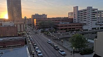 Weather camera view of City of Aurora IL.