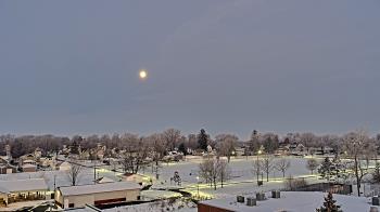 Weather camera view of Beecher ES.