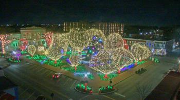 Weather camera view of Walton�s 5 & 10.