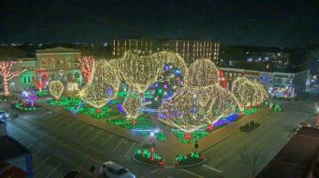 Weather camera view of Walton�s 5 & 10.