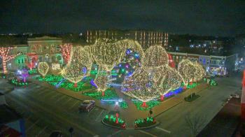 Weather camera view of Walton�s 5 & 10.