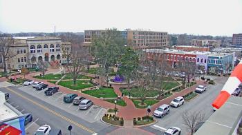 Weather camera view of Walton�s 5 & 10.