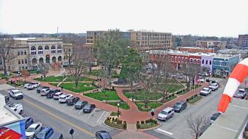 Weather camera view of Walton�s 5 & 10.