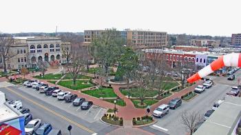 Weather camera view of Walton�s 5 & 10.