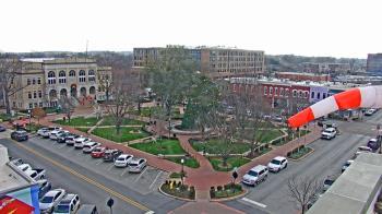 Weather camera view of Walton�s 5 & 10.