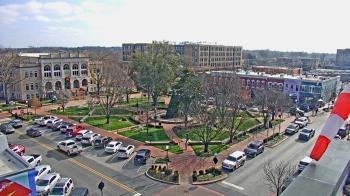 Weather camera view of Walton�s 5 & 10.