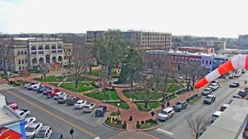 Weather camera view of Walton�s 5 & 10.