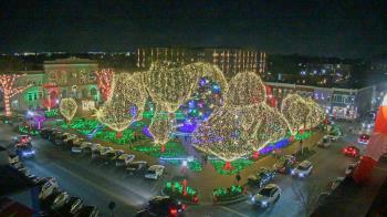 Weather camera view of Walton�s 5 & 10.