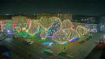 Weather camera view of Walton�s 5 & 10.