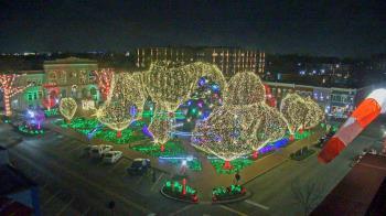 Weather camera view of Walton�s 5 & 10.