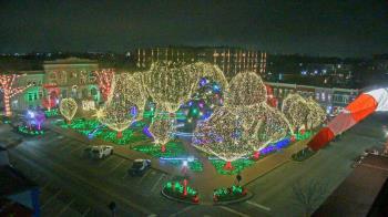 Weather camera view of Walton�s 5 & 10.