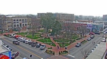 Weather camera view of Walton�s 5 & 10.