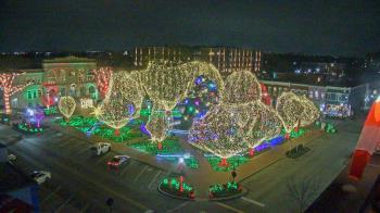 Weather camera view of Walton�s 5 & 10.