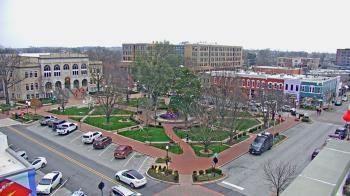 Weather camera view of Walton�s 5 & 10.