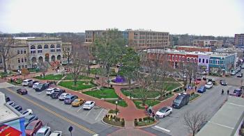 Weather camera view of Walton�s 5 & 10.