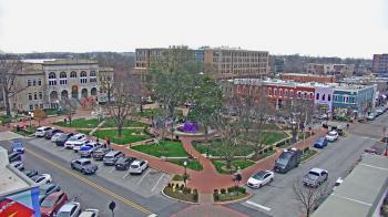 Weather camera view of Walton�s 5 & 10.