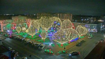 Weather camera view of Walton�s 5 & 10.