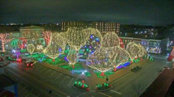 Weather camera view of Walton�s 5 & 10.