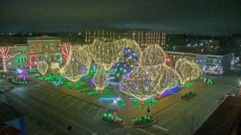 Weather camera view of Walton�s 5 & 10.