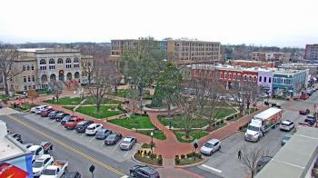 Weather camera view of Walton�s 5 & 10.