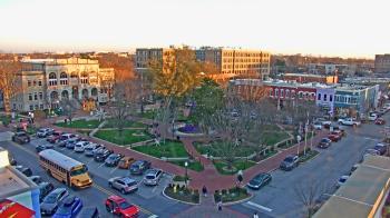 Weather camera view of Walton�s 5 & 10.