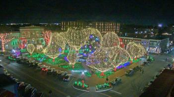 Weather camera view of Walton�s 5 & 10.