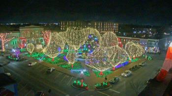 Weather camera view of Walton�s 5 & 10.