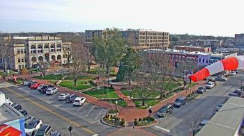 Weather camera view of Walton�s 5 & 10.