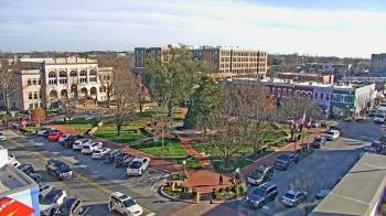 Weather camera view of Walton�s 5 & 10.