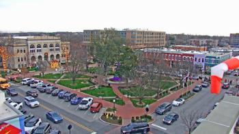 Weather camera view of Walton�s 5 & 10.