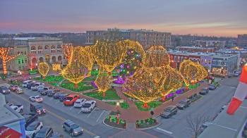 Weather camera view of Walton�s 5 & 10.