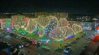 Weather camera view of Walton�s 5 & 10.