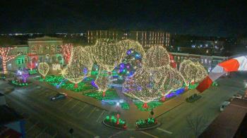 Weather camera view of Walton�s 5 & 10.