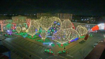 Weather camera view of Walton�s 5 & 10.