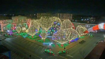 Weather camera view of Walton�s 5 & 10.