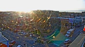 Weather camera view of Walton�s 5 & 10.