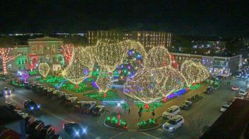 Weather camera view of Walton�s 5 & 10.