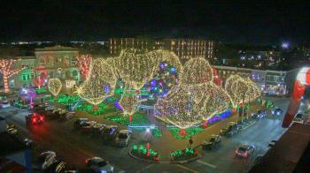 Weather camera view of Walton�s 5 & 10.