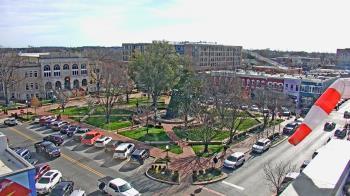 Weather camera view of Walton�s 5 & 10.