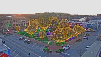 Weather camera view of Walton�s 5 & 10.