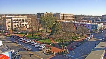 Weather camera view of Walton�s 5 & 10.