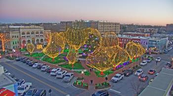 Weather camera view of Walton�s 5 & 10.