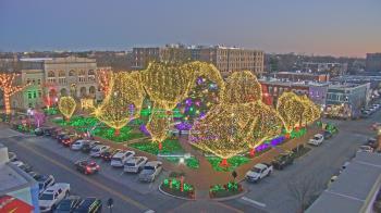 Weather camera view of Walton�s 5 & 10.