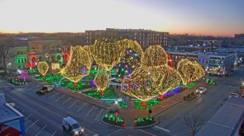 Weather camera view of Walton�s 5 & 10.