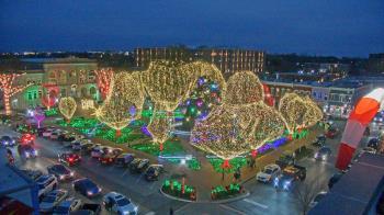 Weather camera view of Walton�s 5 & 10.