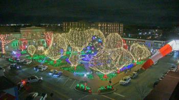 Weather camera view of Walton�s 5 & 10.