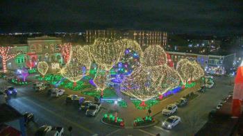 Weather camera view of Walton�s 5 & 10.